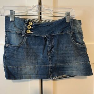 Juniors super mini denim skirt